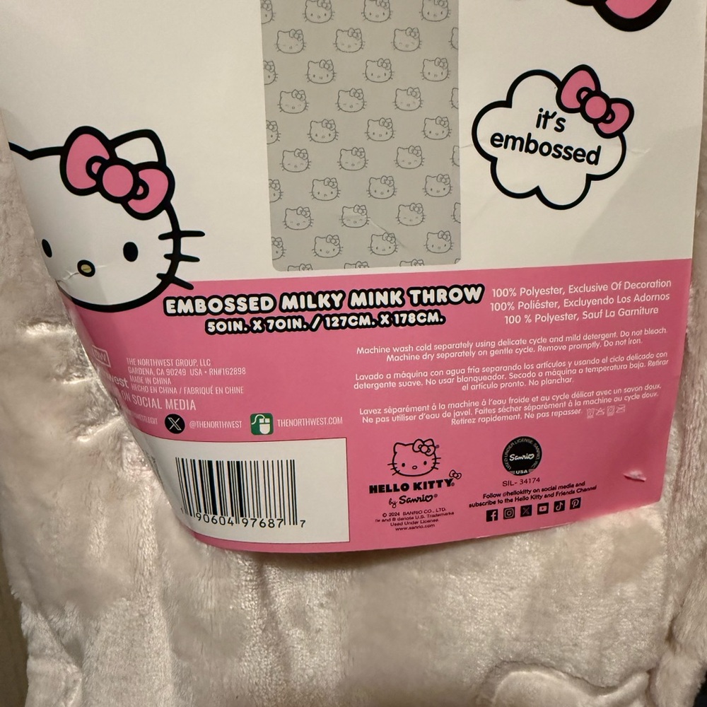 Hello Kitty Cream Embossed Blanket
